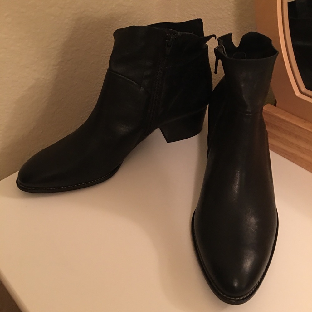 Paul Green Leather Booties